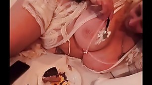 Backstage Of The Argentine Amateur Milf (yes, the one everyone has on WhatsApp) Interacting With The Followers During The Recordings. Lorena MLA the Sara Jay of the pampas they call her because of her physical resemblance to the American actress from Cinc