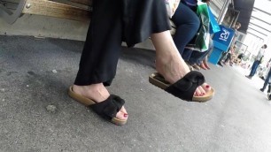 BEST 2019 SEXY MILF LEGS TEEN TOES AMATEUR VOYEUR CANDID FEET 72