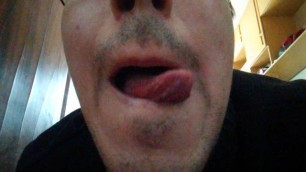 Mi Rica Lengua Juguetona
