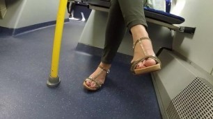 BEST 2019 SEXY MILF LEGS TEEN TOES AMATEUR VOYEUR CANDID FEET 199