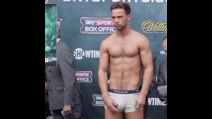 Fighter's Hot Public Bulge EXPOSED