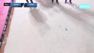 Ils Claquent Des Boules un à un