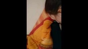 Elle me Suce Pendant que Son Mec Est En Boite De Nuit !