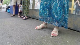 BEST 2019 SEXY MILF LEGS TEEN TOES AMATEUR VOYEUR CANDID FEET 50