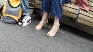 BEST 2019 SEXY MILF LEGS TEEN TOES AMATEUR VOYEUR CANDID FEET 200