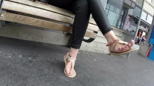 BEST 2019 SEXY MILF LEGS TEEN TOES AMATEUR VOYEUR CANDID FEET 76