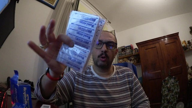 Inculato Con Dei Cerotti