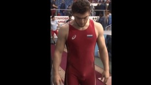 Wrestler's Hot Bulge EXPOSED