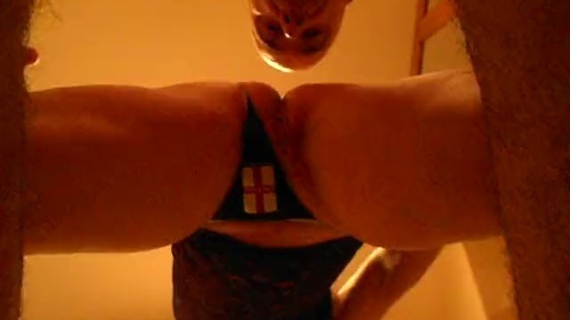 MILF Gets Eaten and Arse to Pussy Fucked Doggy Style with Cum Shot
