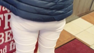 Romanian slut doesn't wear panties under leggings get fucked