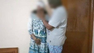 I fuck my friend wife in my home
