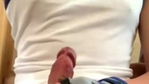 大彎屌男玩自慰套射精