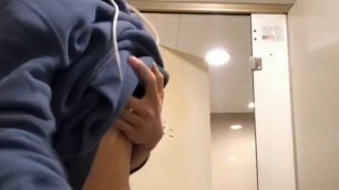 DaheiCB 好優的帥哥廁所門開開等有緣人