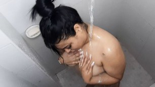 I love to see her in the shower