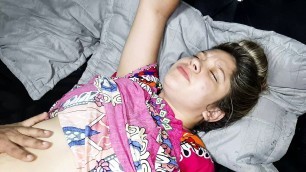 I wake up my stepsister to suck her delicious pussy